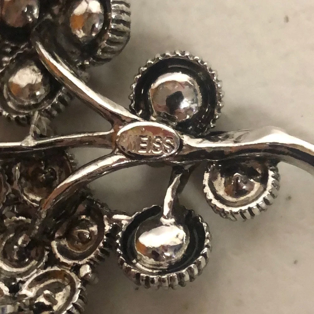 Vintage Weiss Silver Floral Rhinestone Brooch Elegant Jewelry Pewter Tone